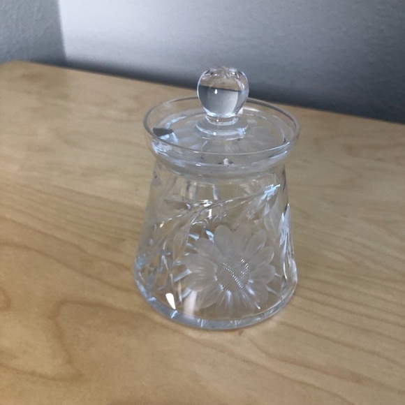 Carved Crystal Condiment Dish with Lid - Picture 4 of 7